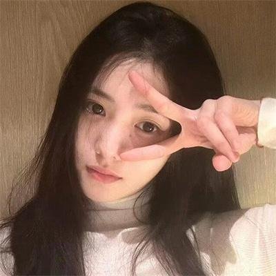左撇子女人